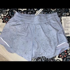 Lululemon Hotty Hot shorts size 6